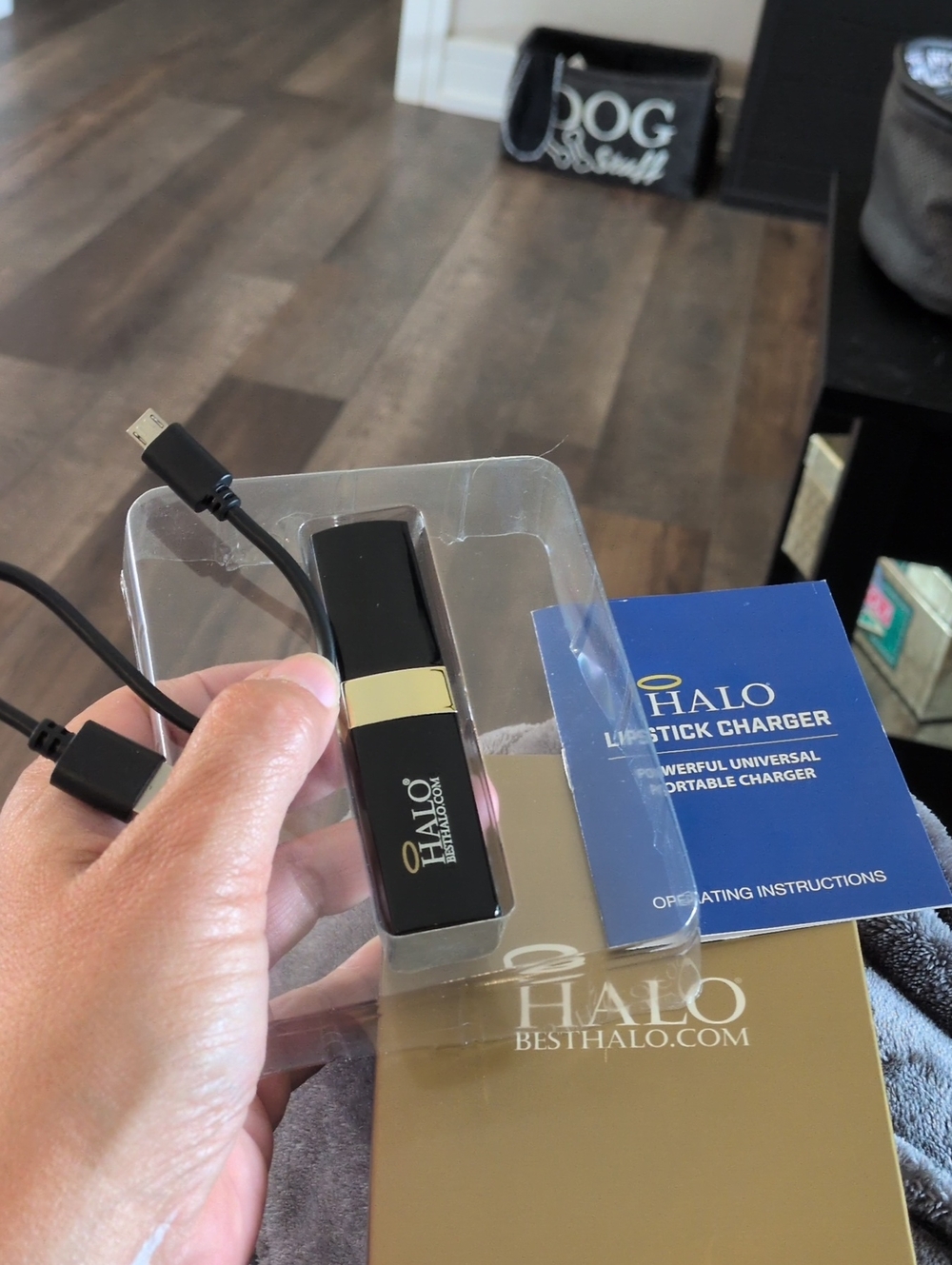 NIB HALO Lipstick Portable Charger 3000 mAh Power Bank